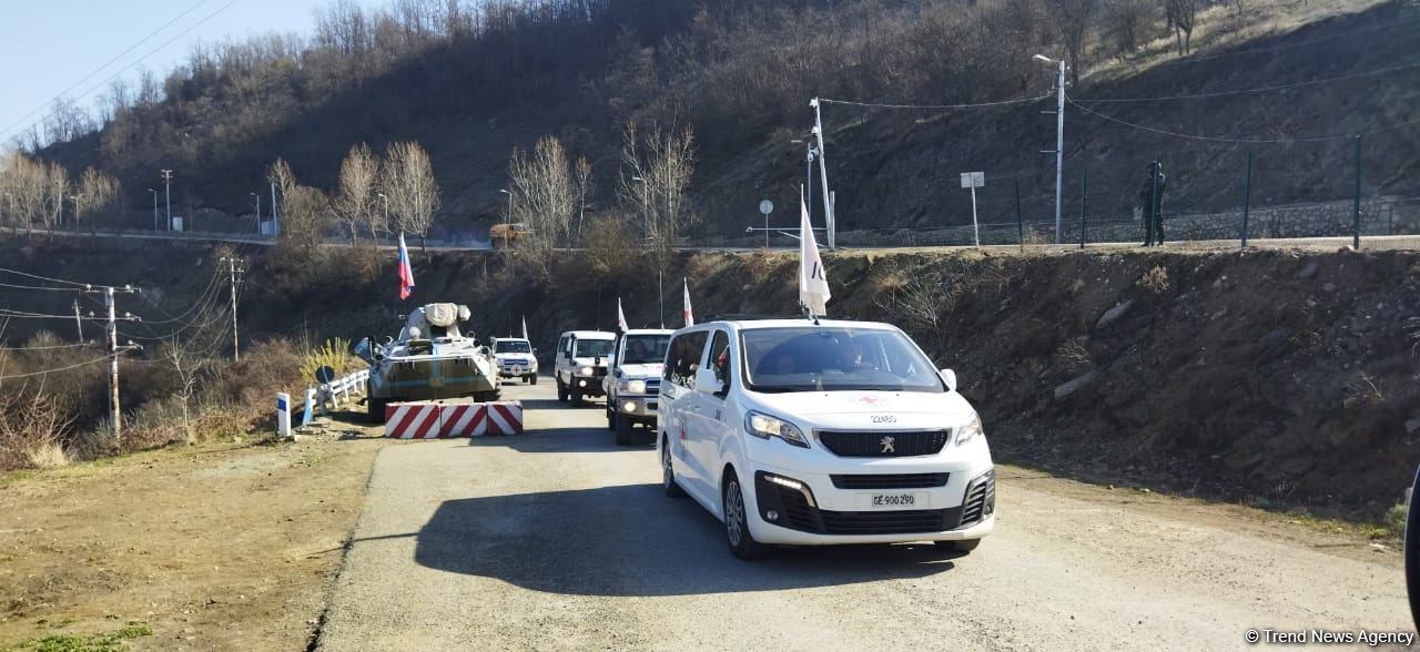 ICRC vehicles move freely along Azerbaijan's Lachin-Khankendi road (PHOTO)