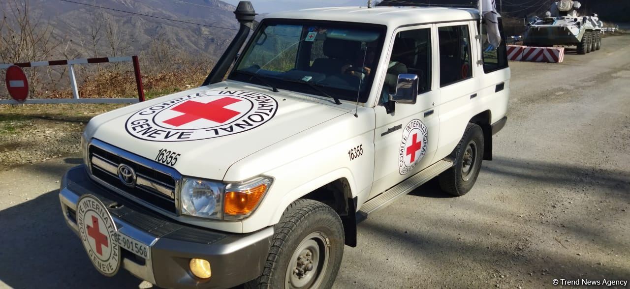 ICRC vehicles move freely along Azerbaijan's Lachin-Khankendi road (PHOTO)