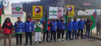 Peaceful protest of Azerbaijani eco-activists continues on Lachin-Khankendi road (PHOTO)