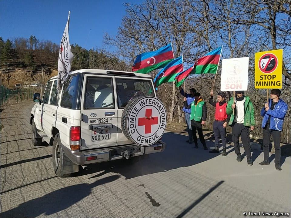 ICRC convoy moves freely along Azerbaijan's Lachin-Khankendi road (PHOTO)