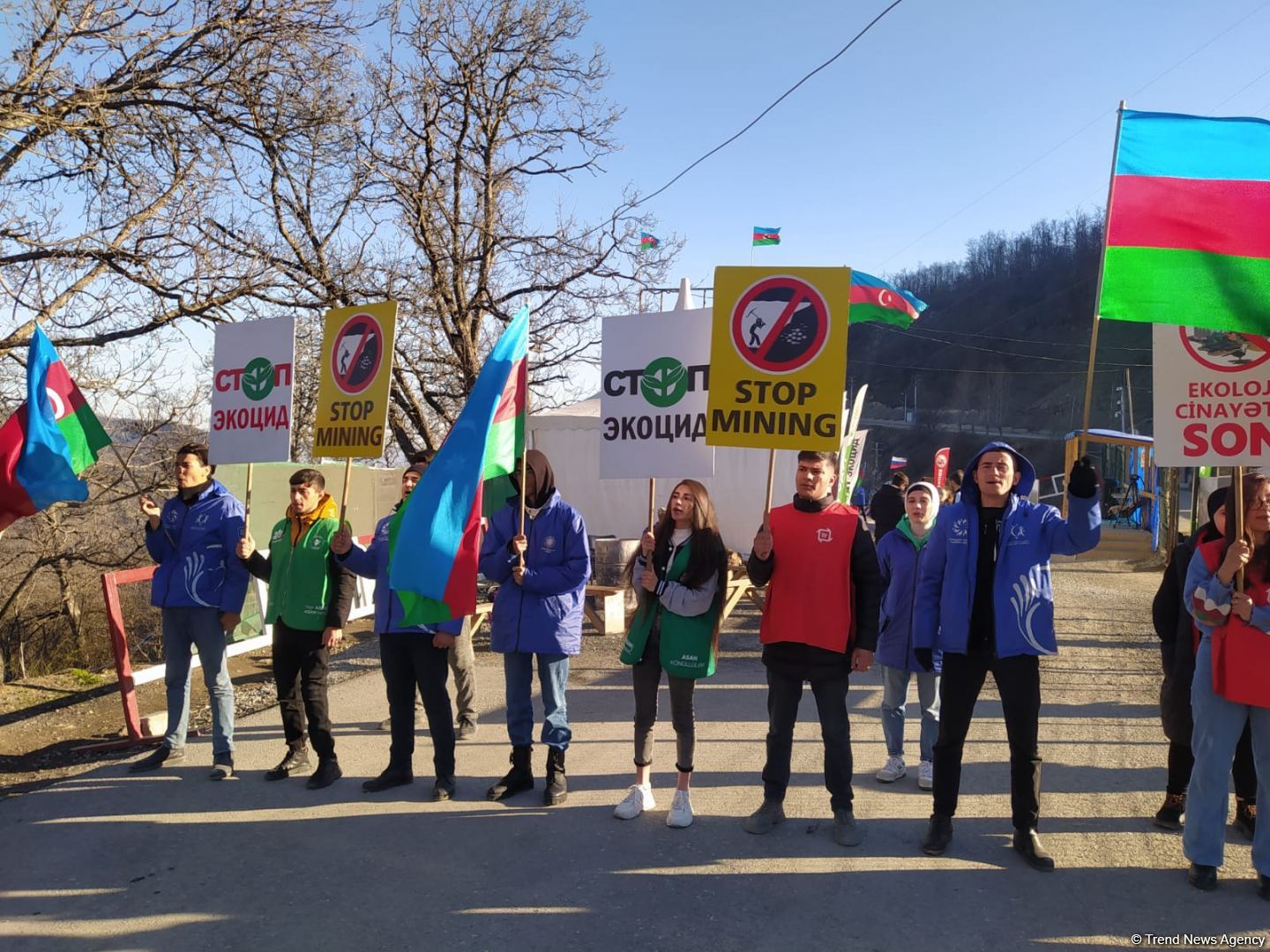 Peaceful protest of Azerbaijani eco-activists continues on Lachin-Khankendi road (PHOTO)