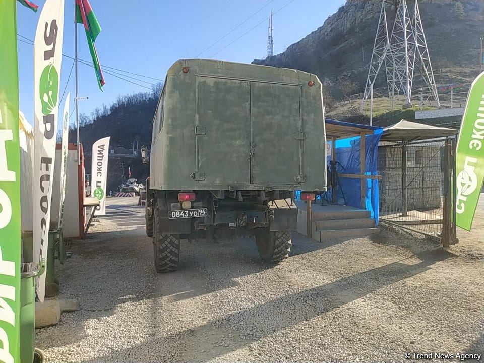 Peaceful protest of Azerbaijani eco-activists continues on Lachin-Khankendi road (PHOTO)