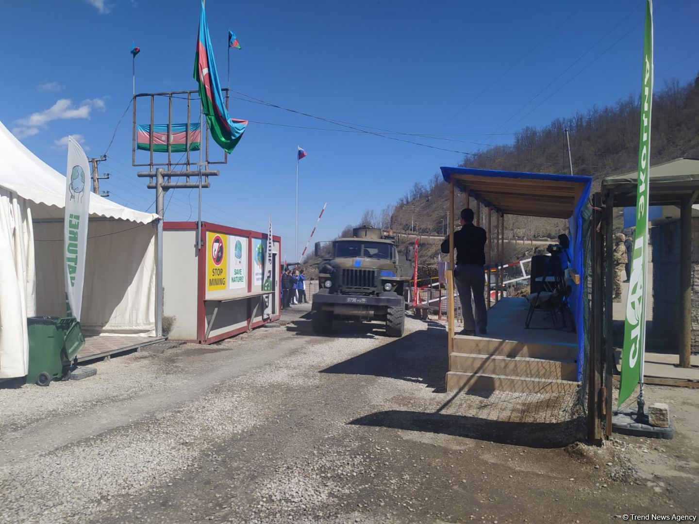 Convoy of Russian peacekeepers moves freely along Azerbaijan's Lachin-Khankendi road (PHOTO)