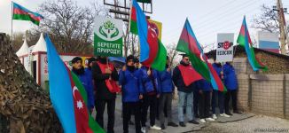Peaceful protest of Azerbaijani eco-activists continues on Lachin-Khankendi road (PHOTO)