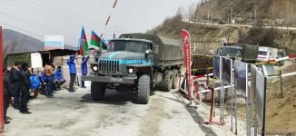 Convoy of Russian peacekeepers moves freely along Azerbaijan's Lachin-Khankendi road (PHOTO)