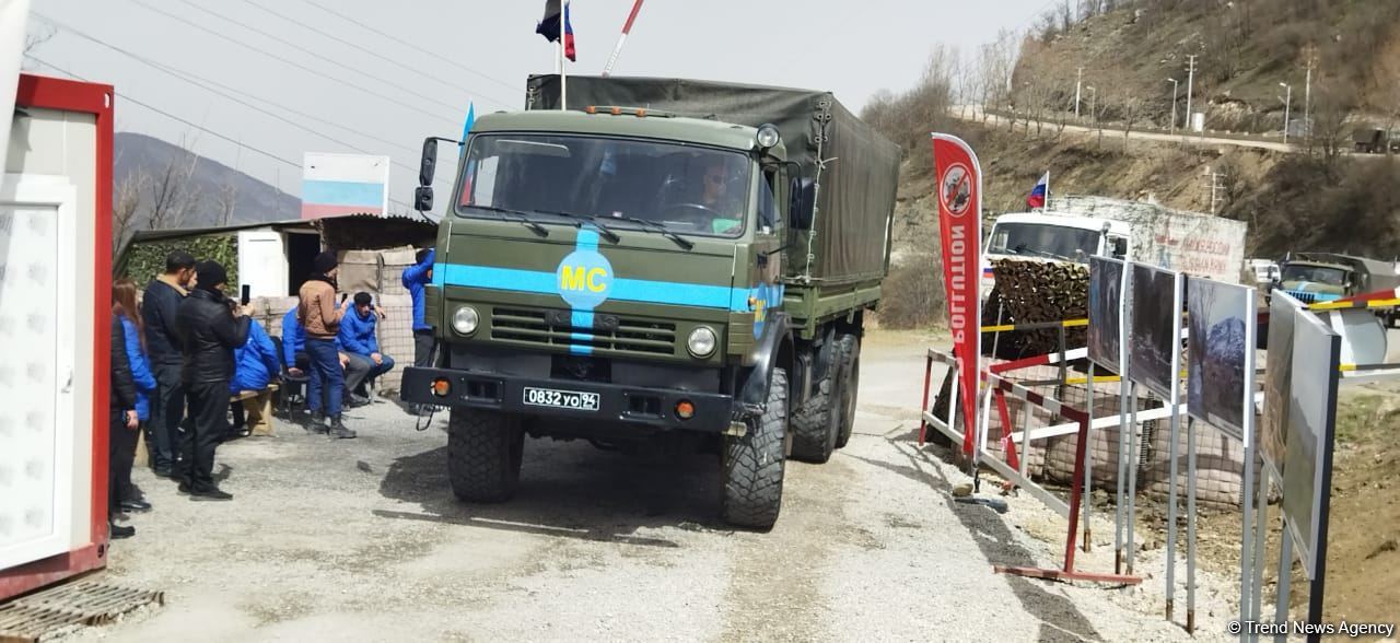 Convoy of Russian peacekeepers moves freely along Azerbaijan's Lachin-Khankendi road (PHOTO)