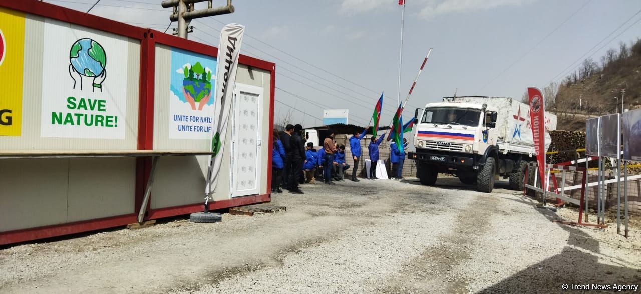 Convoy of Russian peacekeepers moves freely along Azerbaijan's Lachin-Khankendi road (PHOTO)