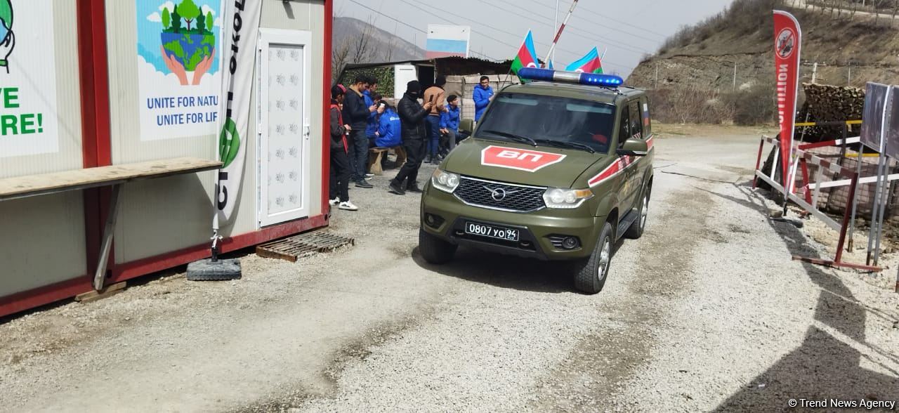 Convoy of Russian peacekeepers moves freely along Azerbaijan's Lachin-Khankendi road (PHOTO)