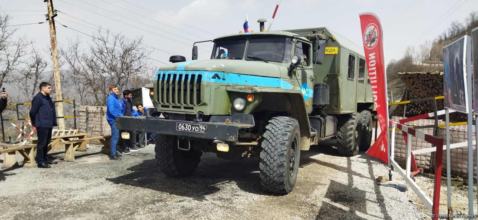 Vehicles of Russian peacekeepers move freely along Azerbaijan's Lachin-Khankendi road (PHOTO)