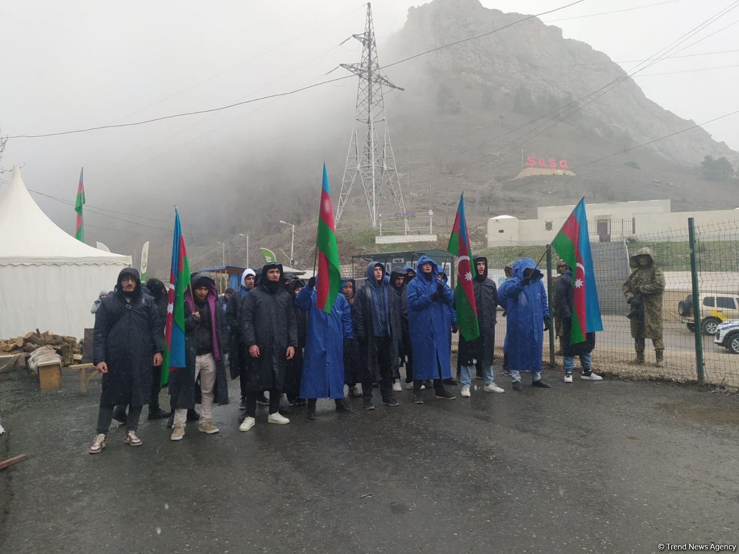 Convoy of Russian peacekeepers moves freely along Azerbaijan's Lachin-Khankendi road (PHOTO)