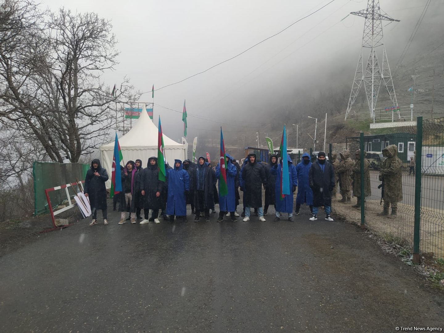 Convoy of Russian peacekeepers moves freely along Azerbaijan's Lachin-Khankendi road (PHOTO)