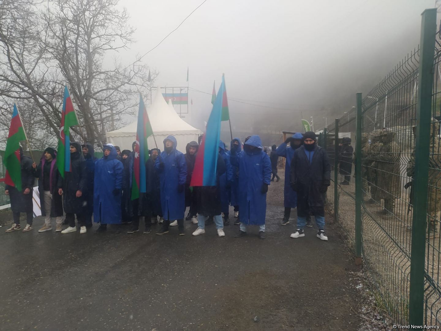 Convoy of Russian peacekeepers moves freely along Azerbaijan's Lachin-Khankendi road (PHOTO)