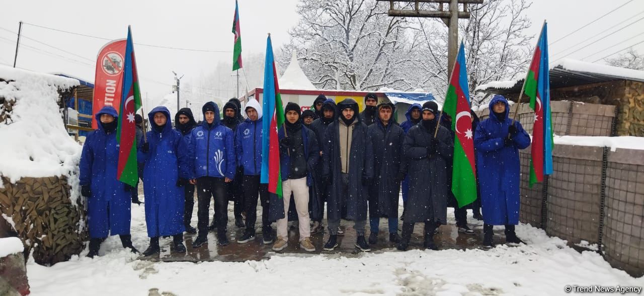 Peaceful protest of Azerbaijani eco-activists continues on Lachin-Khankendi road (PHOTO)