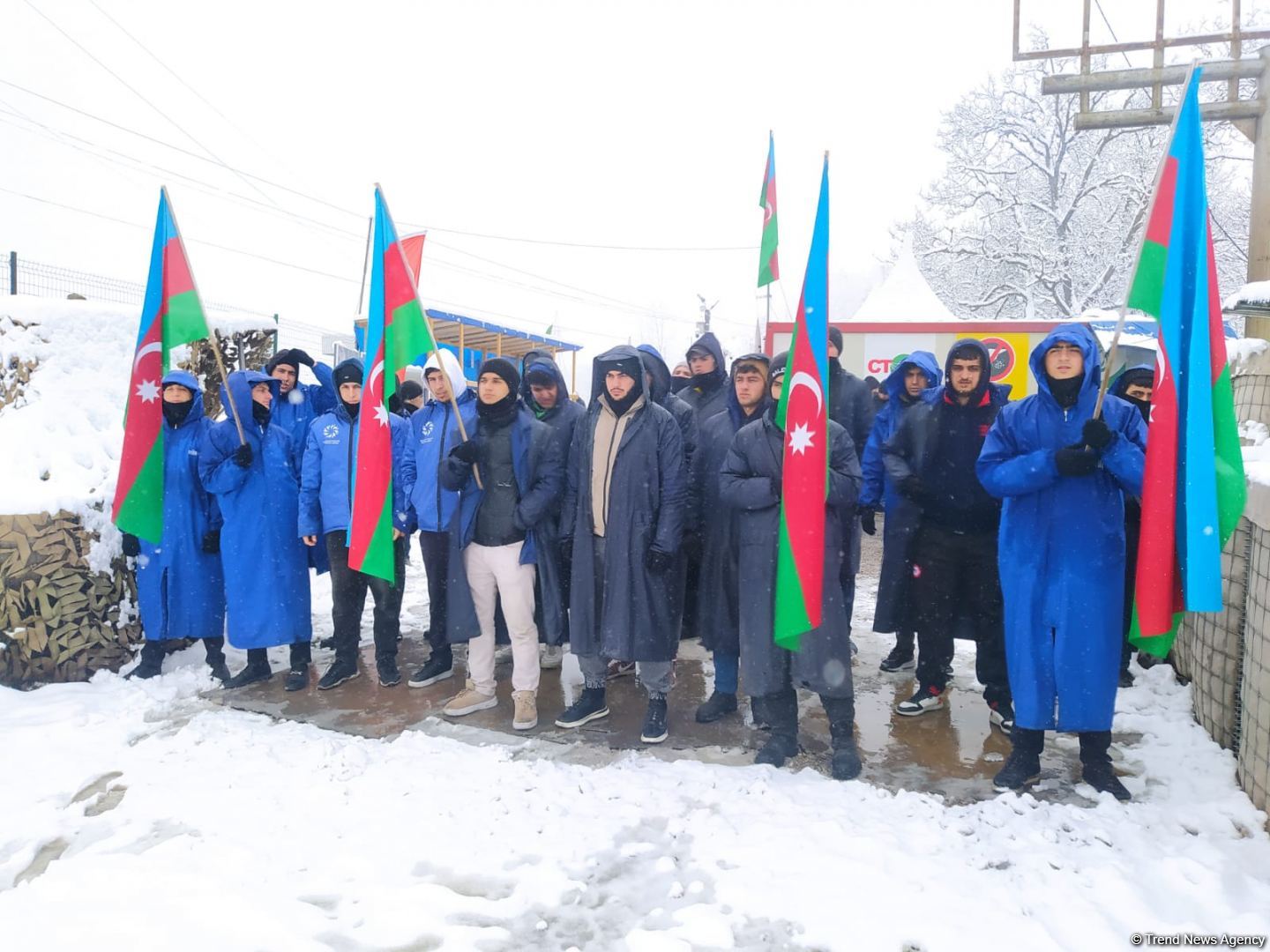 Peaceful protest of Azerbaijani eco-activists continues on Lachin-Khankendi road (PHOTO)
