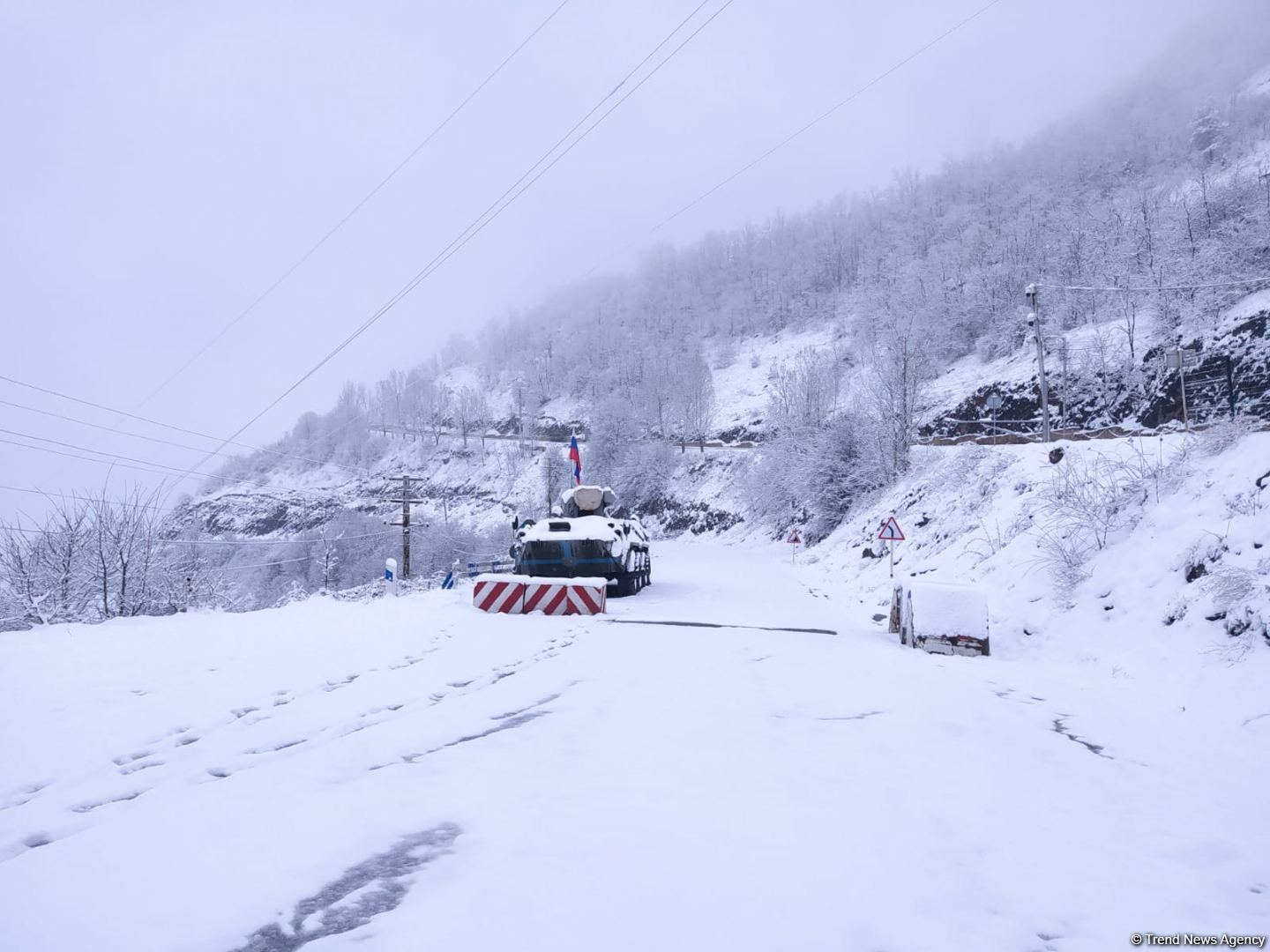 Peaceful protest of Azerbaijani eco-activists continues on Lachin-Khankendi road (PHOTO)