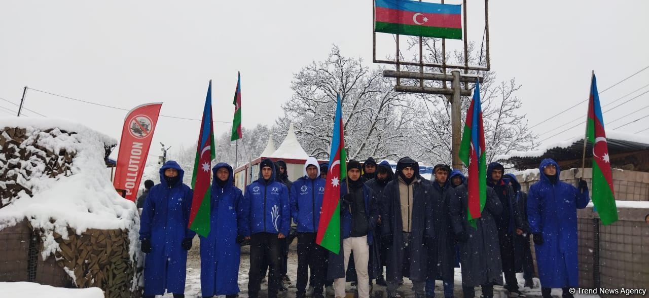 Peaceful protest of Azerbaijani eco-activists continues on Lachin-Khankendi road (PHOTO)