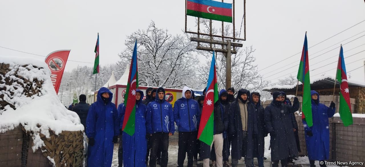 Peaceful protest of Azerbaijani eco-activists continues on Lachin-Khankendi road (PHOTO)