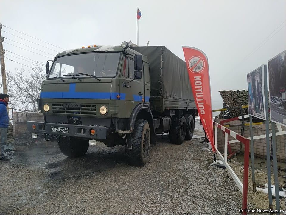 Cars of Russian peacekeepers move freely along Azerbaijan's Lachin-Khankendi road (PHOTO)
