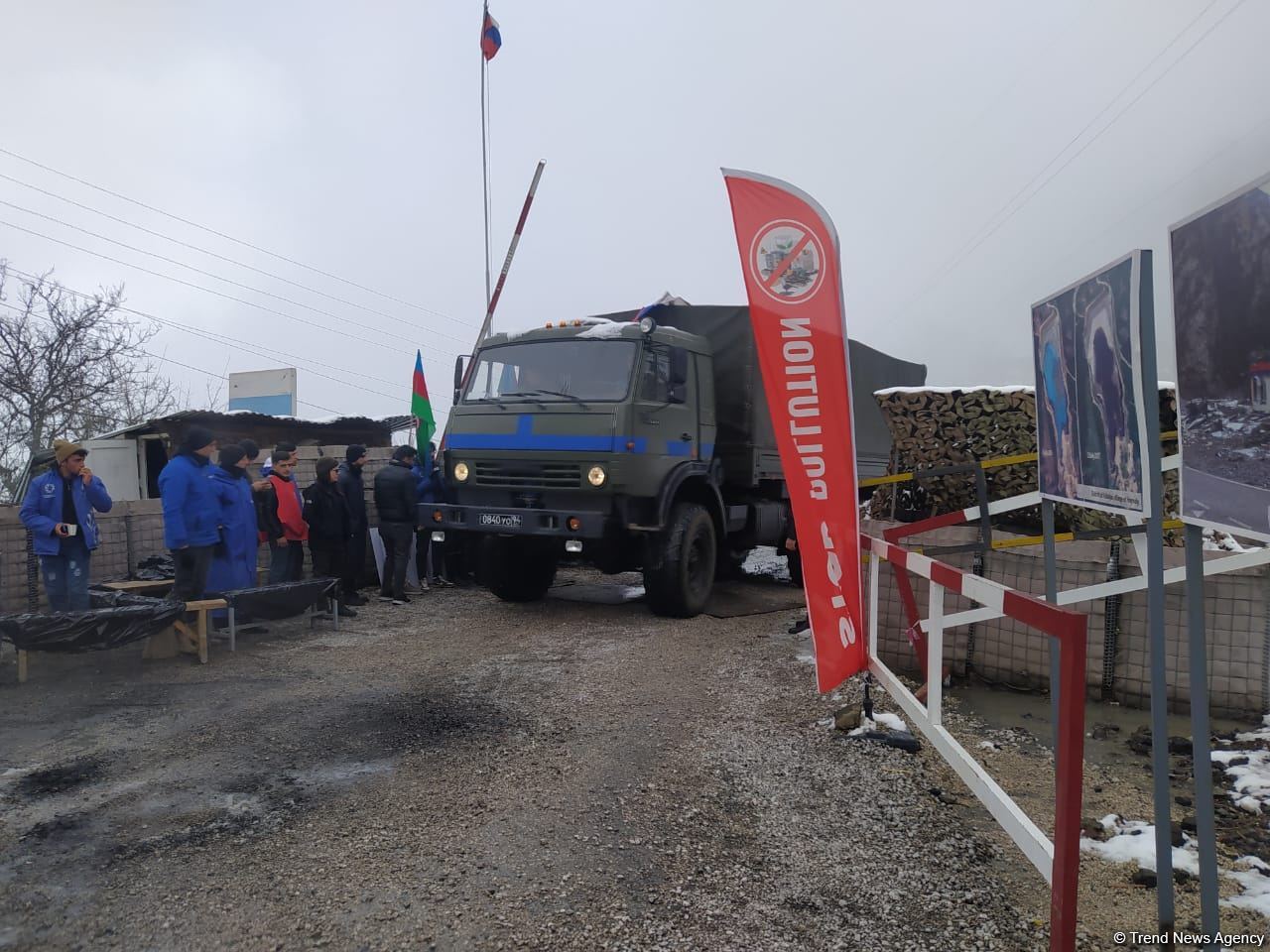 Cars of Russian peacekeepers move freely along Azerbaijan's Lachin-Khankendi road (PHOTO)