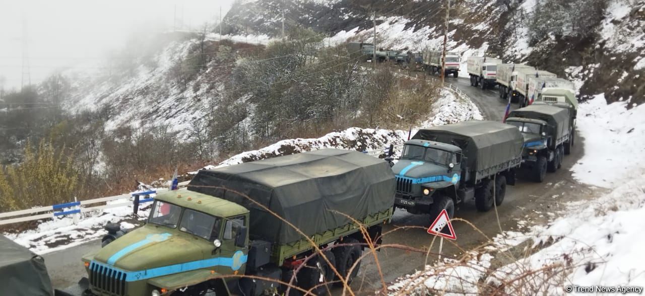 Russian peacekeepers' convoy moves freely along Azerbaijani Lachin-Khankendi road (PHOTO)