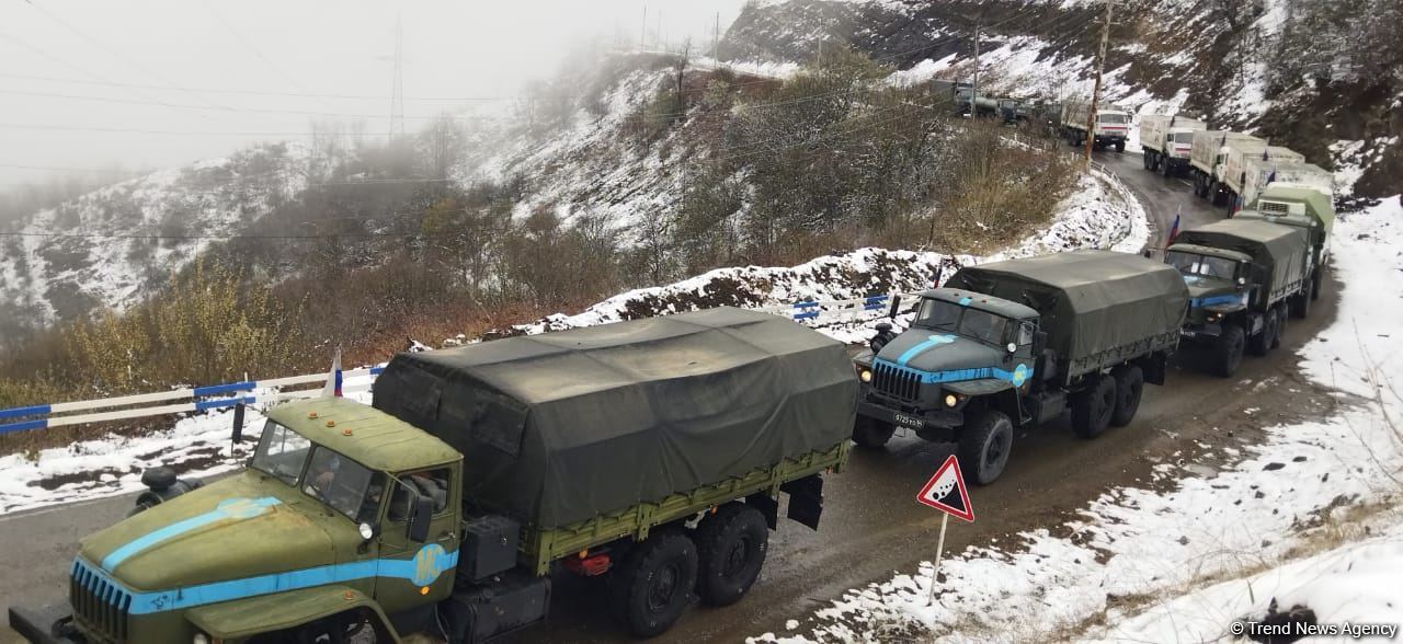 Russian peacekeepers' convoy moves freely along Azerbaijani Lachin-Khankendi road (PHOTO)