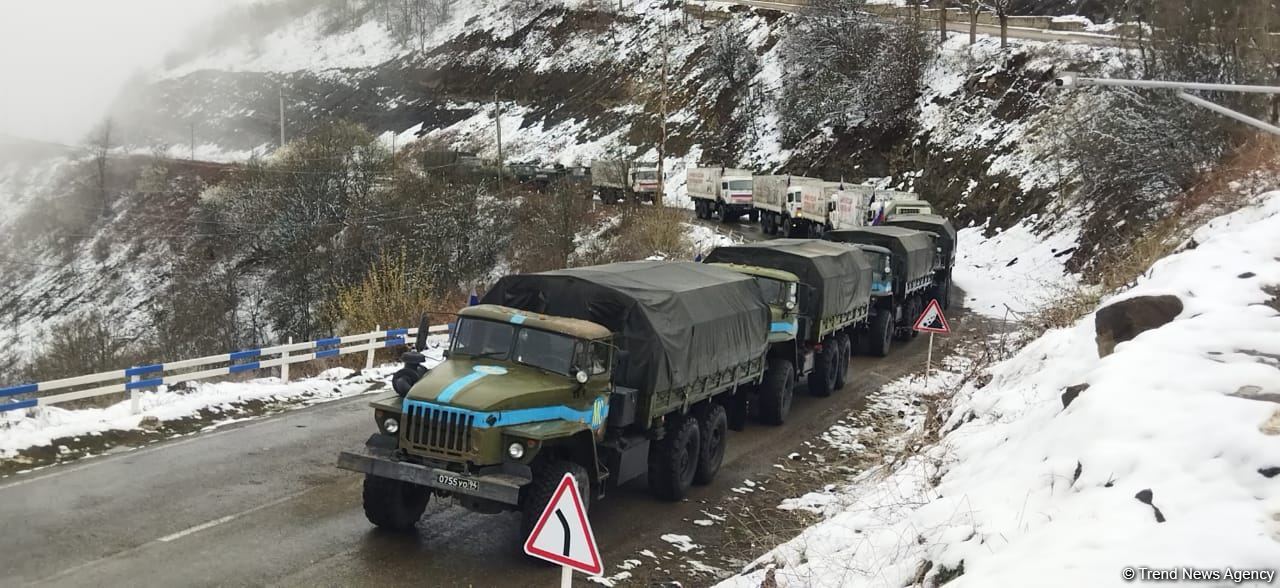 Russian peacekeepers' convoy moves freely along Azerbaijani Lachin-Khankendi road (PHOTO)