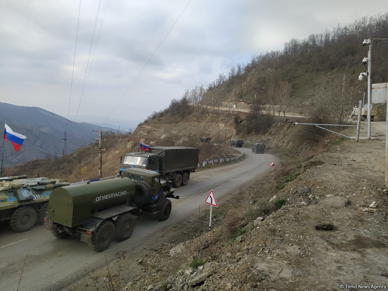 Russian peacekeepers' convoy moves freely along Azerbaijani Lachin-Khankendi road (PHOTO)