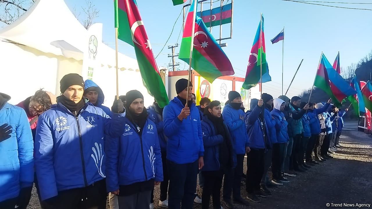 Peaceful protest of Azerbaijani eco-activists continues on Lachin-Khankendi road (PHOTO)