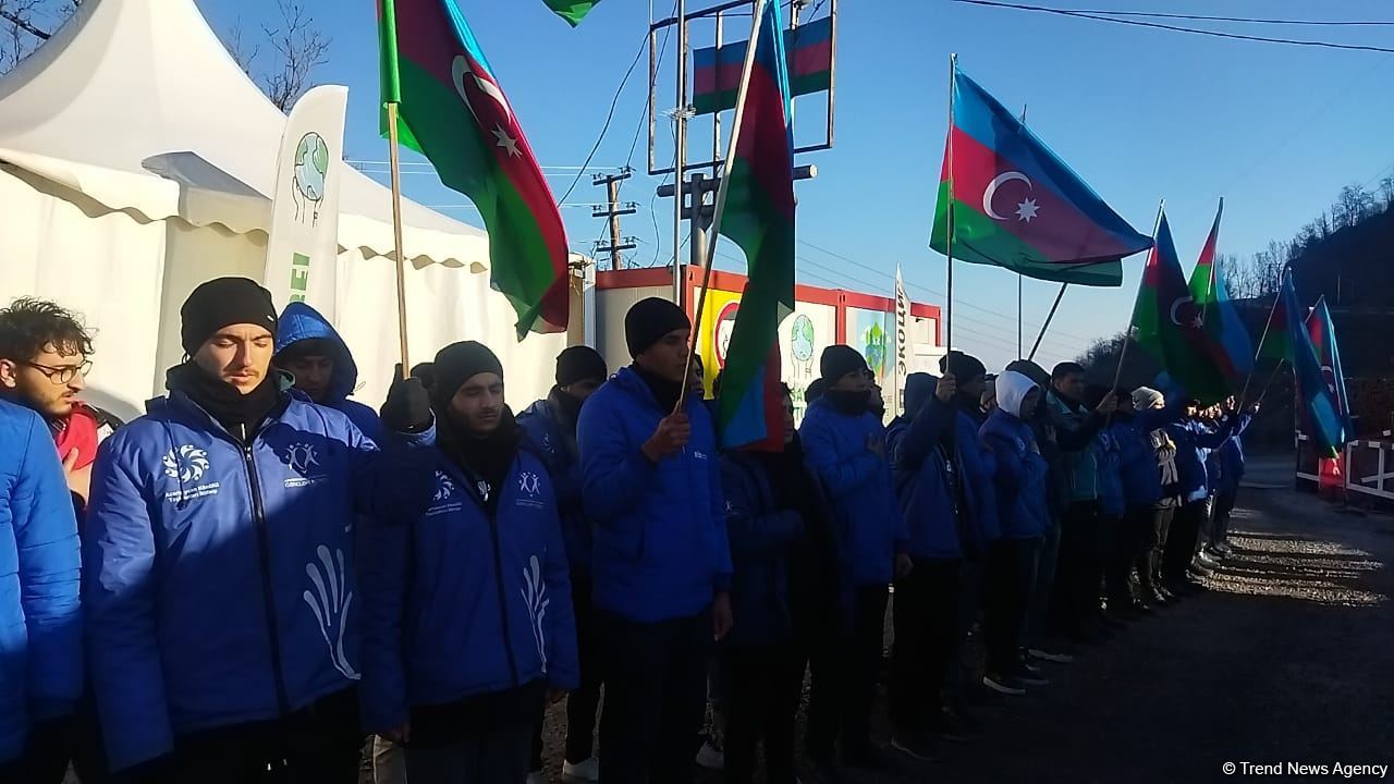 Peaceful protest of Azerbaijani eco-activists continues on Lachin-Khankendi road (PHOTO)