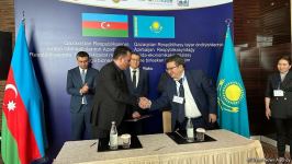 Business contracts signed between Kazakhstan, Azerbaijan (PHOTO)