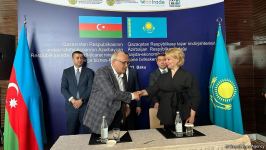 Business contracts signed between Kazakhstan, Azerbaijan (PHOTO)