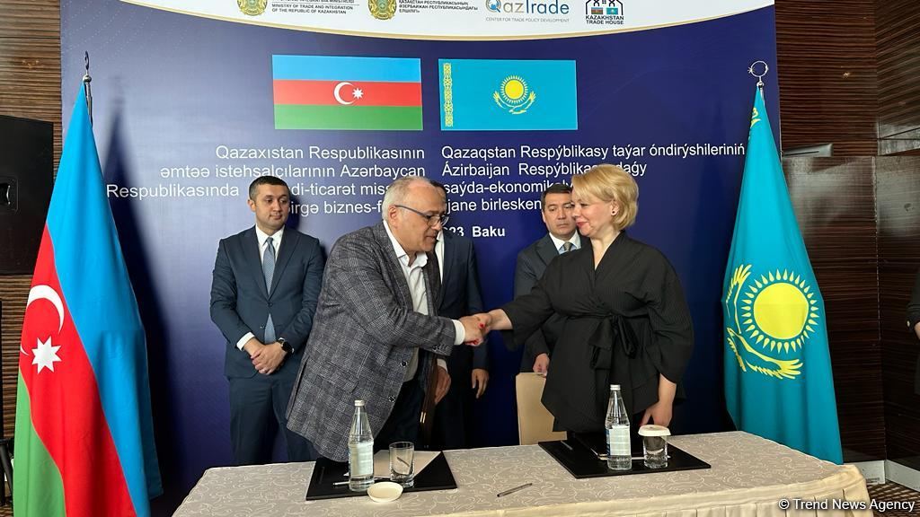 Business contracts signed between Kazakhstan, Azerbaijan (PHOTO)