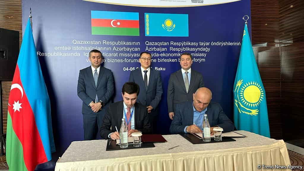 Business contracts signed between Kazakhstan, Azerbaijan (PHOTO)