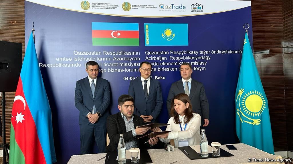 Business contracts signed between Kazakhstan, Azerbaijan (PHOTO)