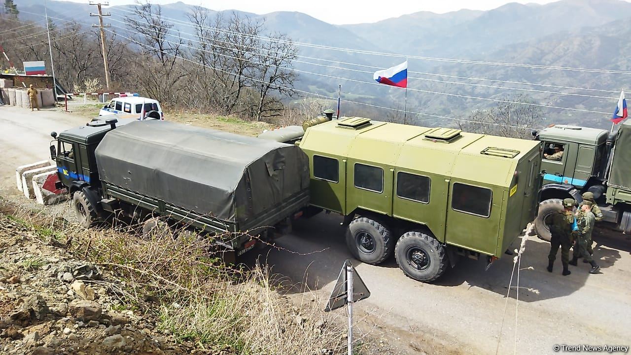 Residents of Armenian origin move freely along Azerbaijani Lachin-Khankendi road (PHOTO)