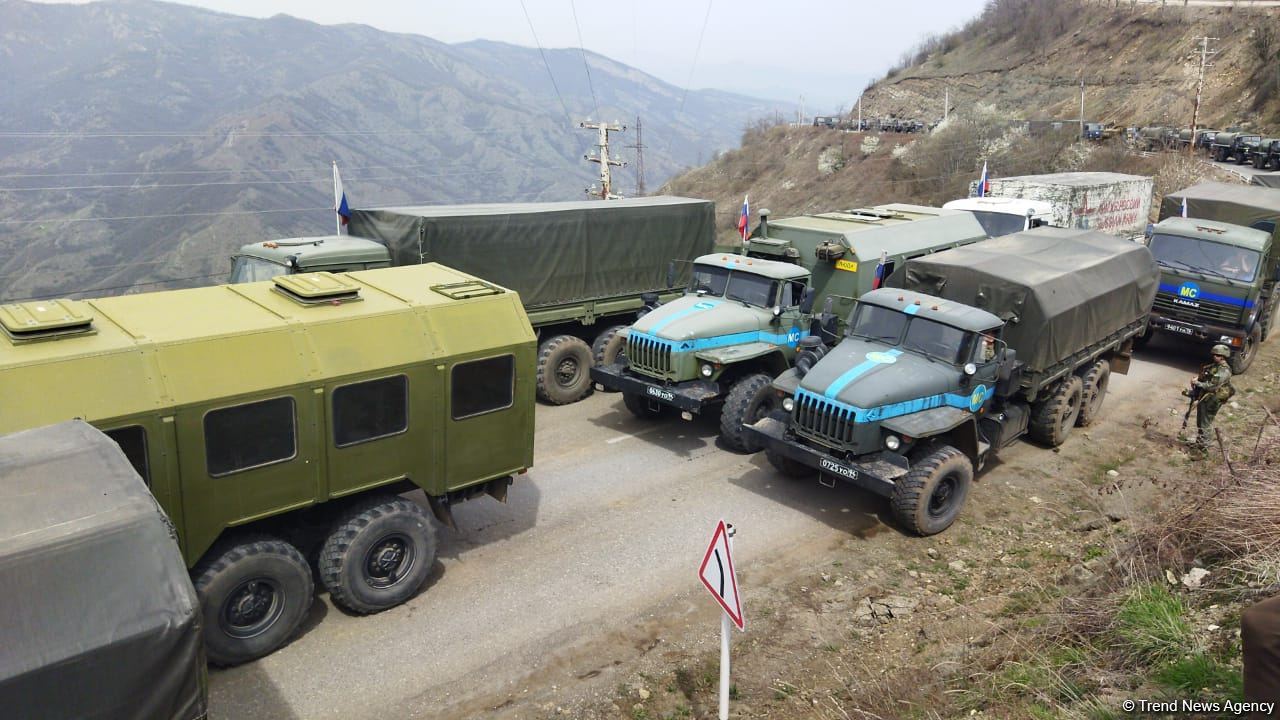 Residents of Armenian origin move freely along Azerbaijani Lachin-Khankendi road (PHOTO)
