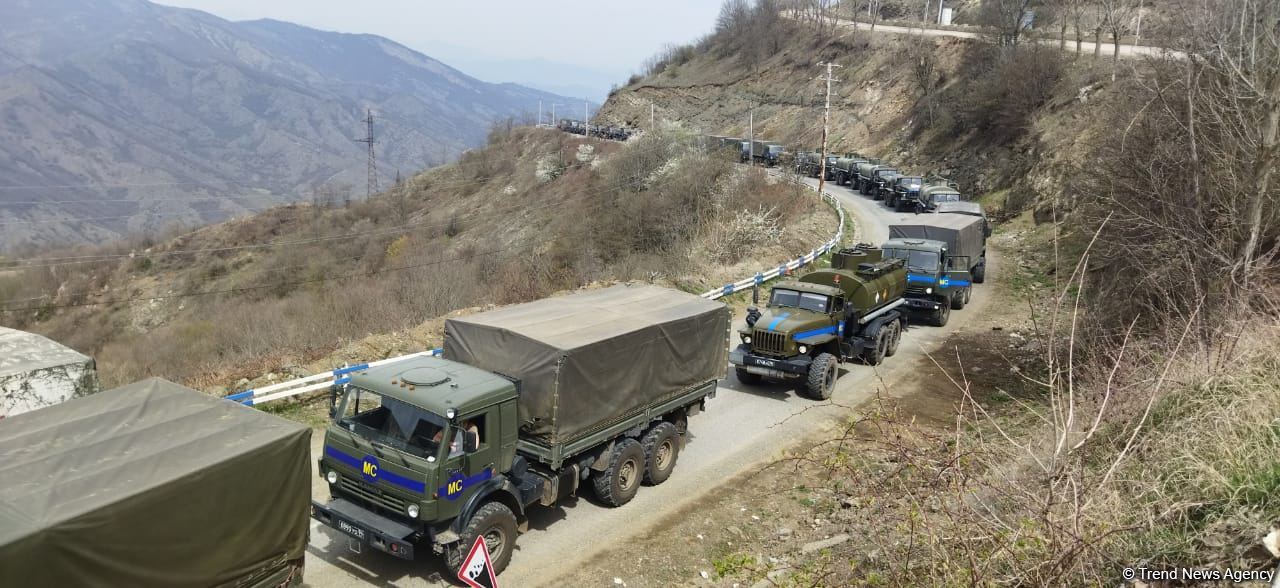 Residents of Armenian origin move freely along Azerbaijani Lachin-Khankendi road (PHOTO)