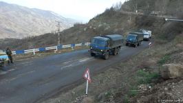 Russian peacekeepers' convoy moves freely along Azerbaijani Lachin-Khankendi road (PHOTO)