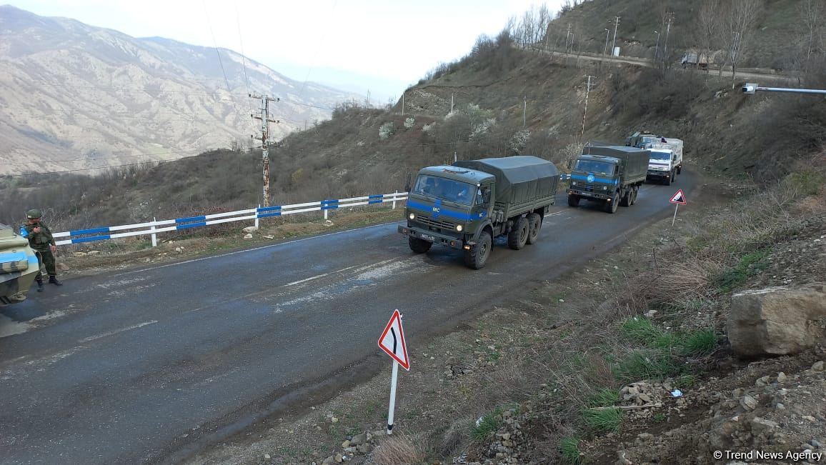 Russian peacekeepers' convoy moves freely along Azerbaijani Lachin-Khankendi road (PHOTO)
