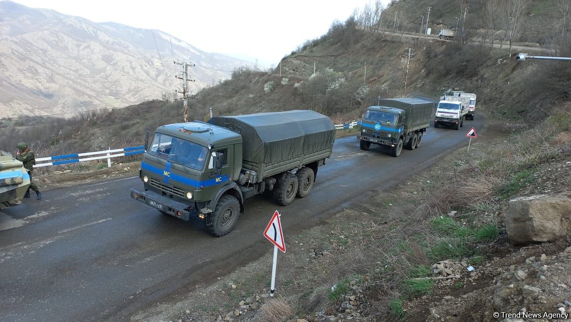 Russian peacekeepers' convoy moves freely along Azerbaijani Lachin-Khankendi road (PHOTO)