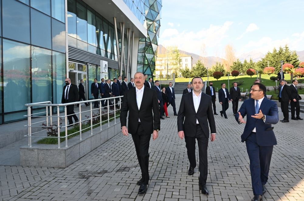 President Ilham Aliyev and Prime Minister Irakli Garibashvili visited Gabala regional “ASAN xidmet” center (PHOTO/VIDEO)