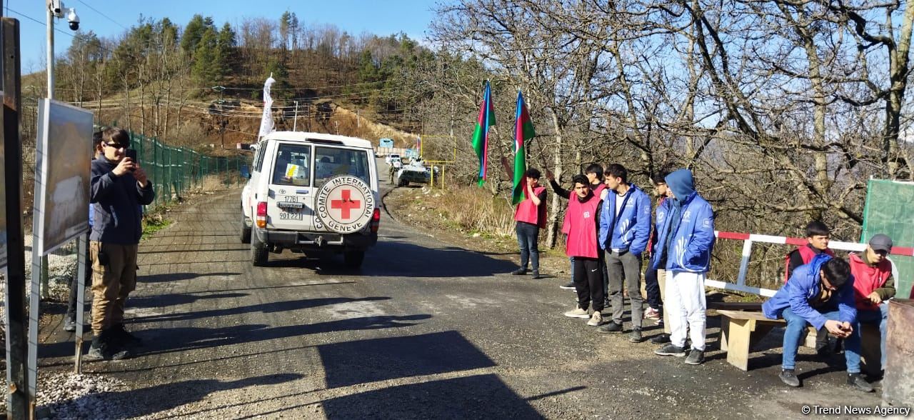 ICRC convoy moves freely along Azerbaijan's Lachin-Khankendi road (PHOTO)