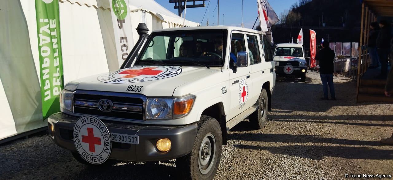 ICRC convoy moves freely along Azerbaijan's Lachin-Khankendi road (PHOTO)