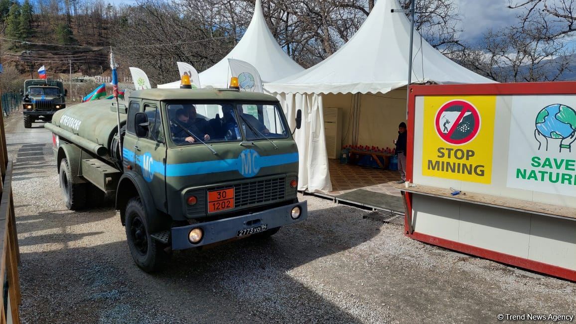 Russian peacekeepers' convoy moves freely along Azerbaijan's Lachin-Khankendi road (PHOTO)