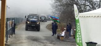 Russian peacekeepers' convoy moves freely along Azerbaijan's Lachin-Khankendi road (PHOTO)