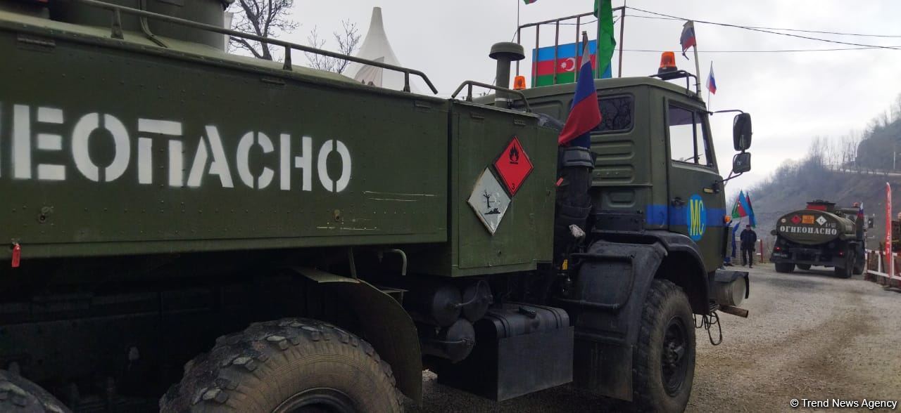 Russian peacekeepers' convoy moves freely along Azerbaijan's Lachin-Khankendi road (PHOTO)