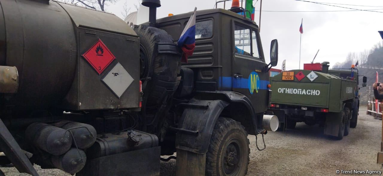 Russian peacekeepers' convoy moves freely along Azerbaijan's Lachin-Khankendi road (PHOTO)
