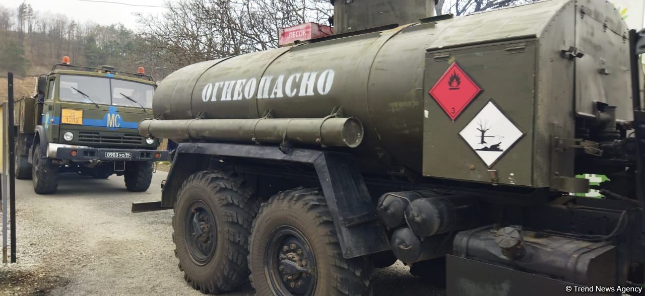 Russian peacekeepers' convoy moves freely along Azerbaijan's Lachin-Khankendi road (PHOTO)