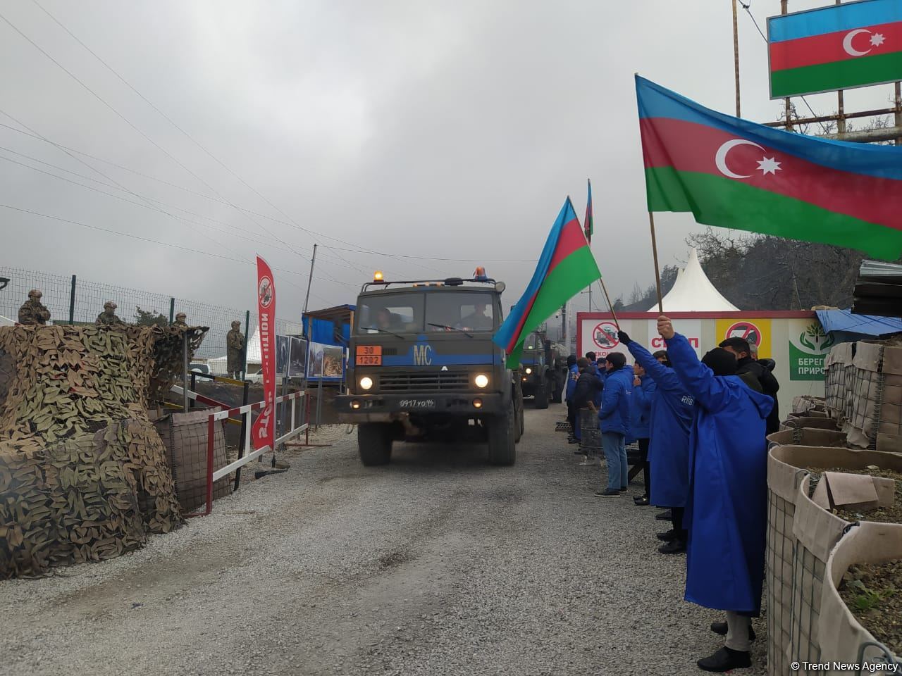 Russian peacekeepers' convoy moves freely along Azerbaijan's Lachin-Khankendi road (PHOTO)