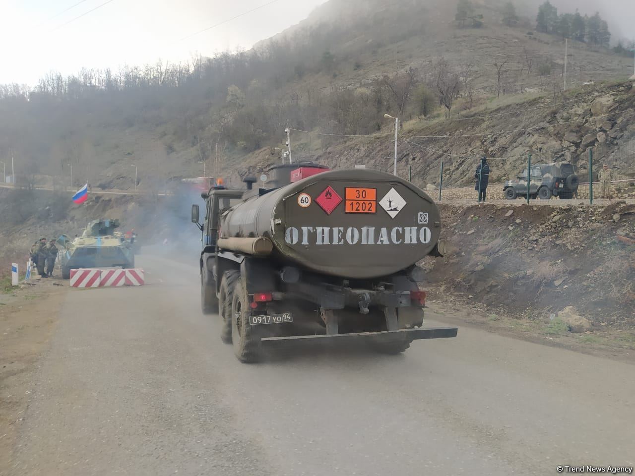 Russian peacekeepers' convoy moves freely along Azerbaijan's Lachin-Khankendi road (PHOTO)